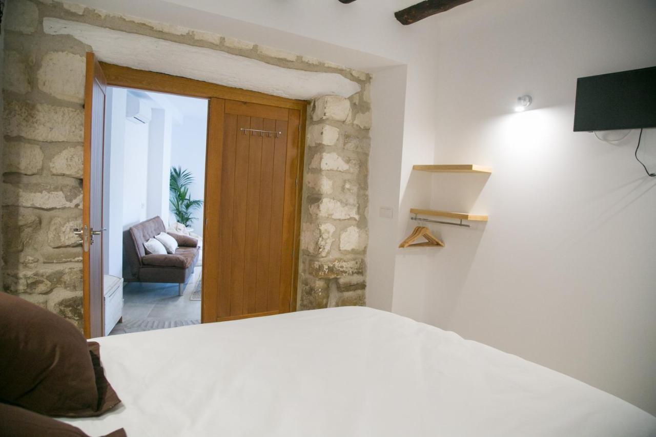 Apartamentos Turisticos La Casa Vieja Sabiote Kültér fotó